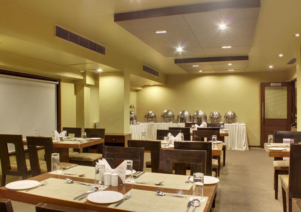 ​Justa Hyderabad Hotel Kültér fotó