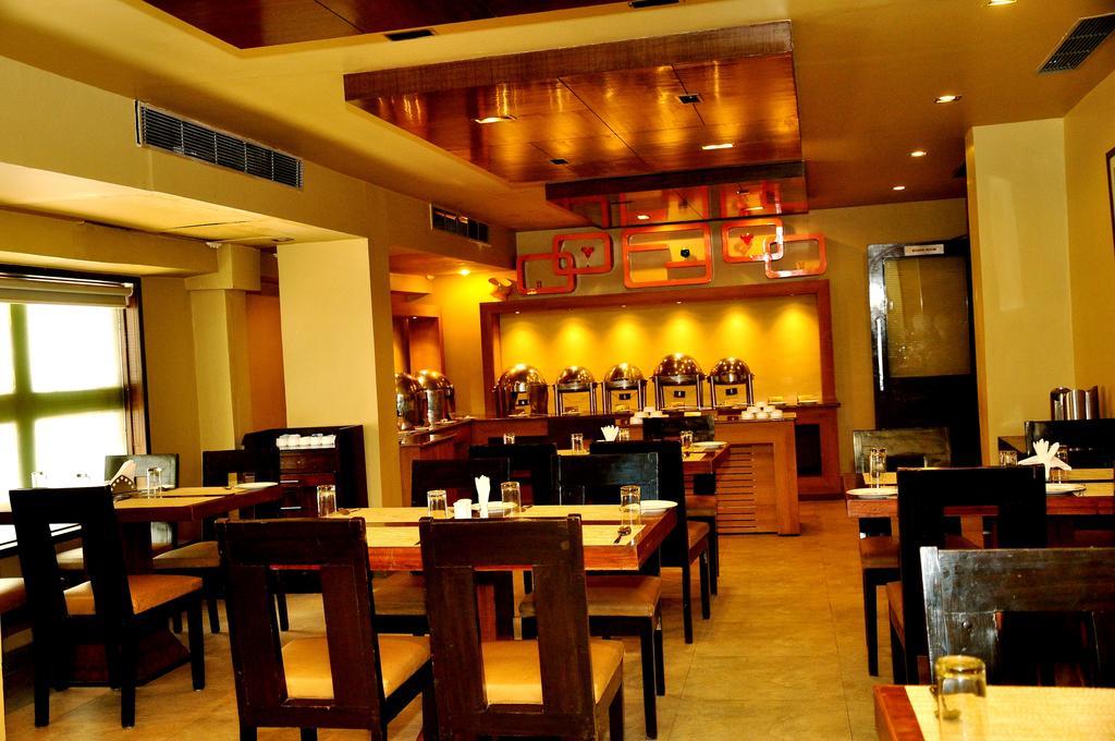 ​Justa Hyderabad Hotel Kültér fotó