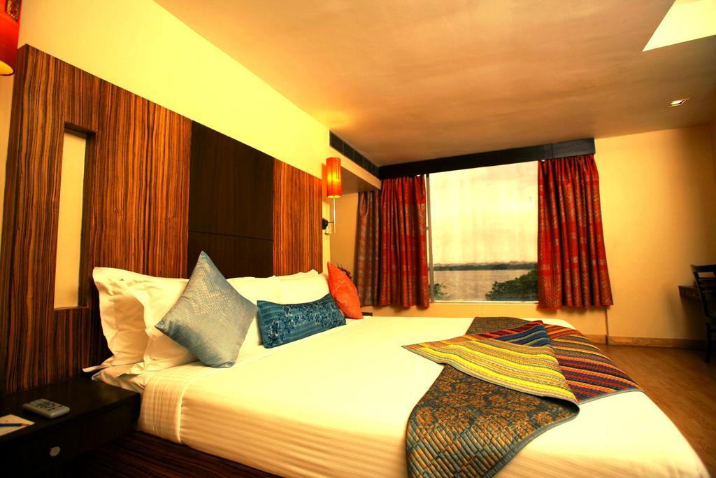 ​Justa Hyderabad Hotel Kültér fotó