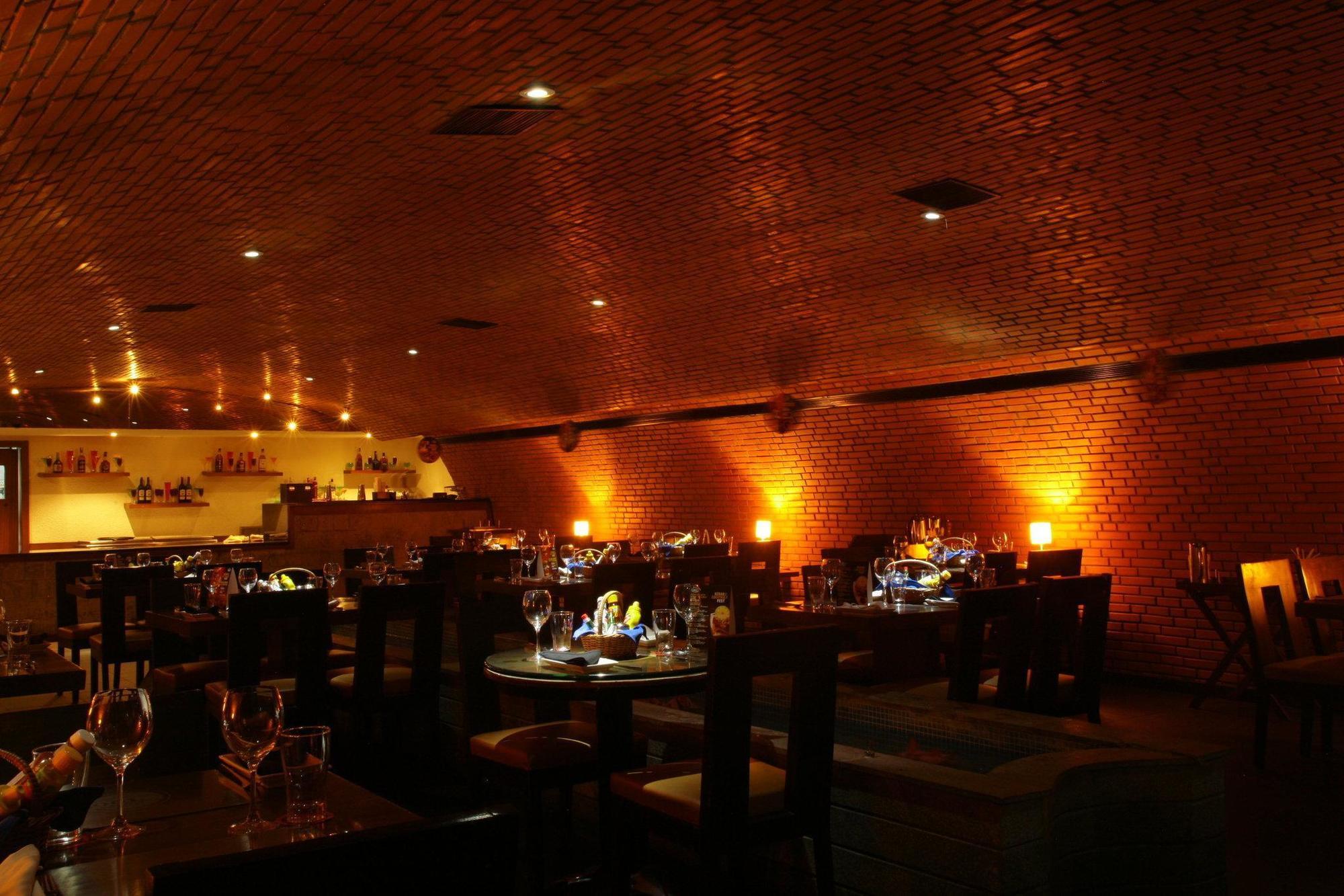 ​Justa Hyderabad Hotel Kültér fotó