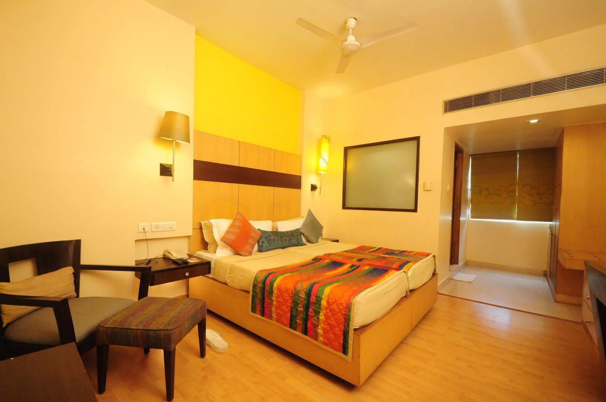 ​Justa Hyderabad Hotel Kültér fotó